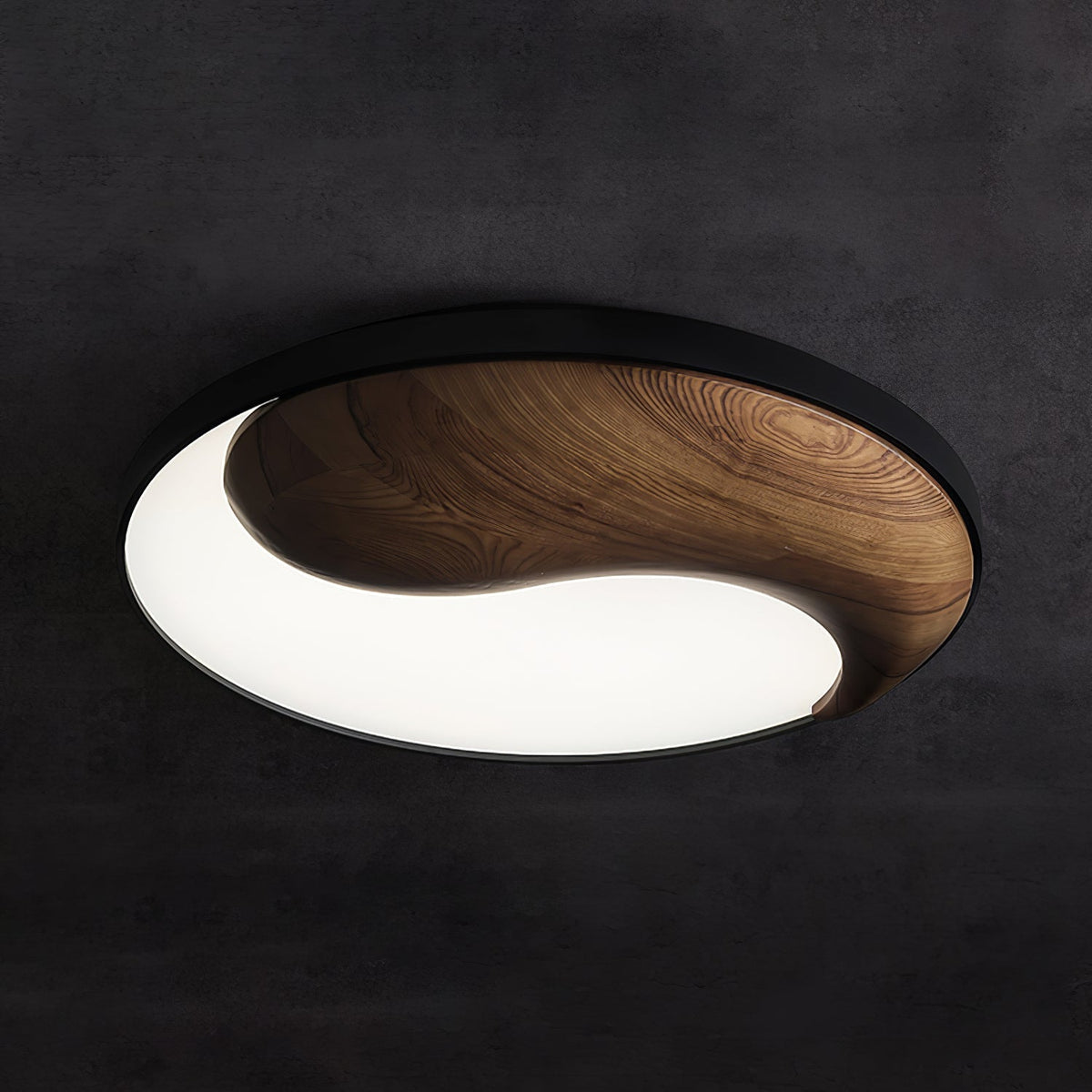 Ivelor zeitgenössische minimalistische Deckenleuchte aus Holz im Balance-Design