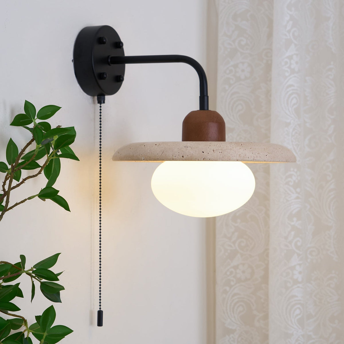Tavivette Travertine Wandleuchte mit Kettenzug-Schalter