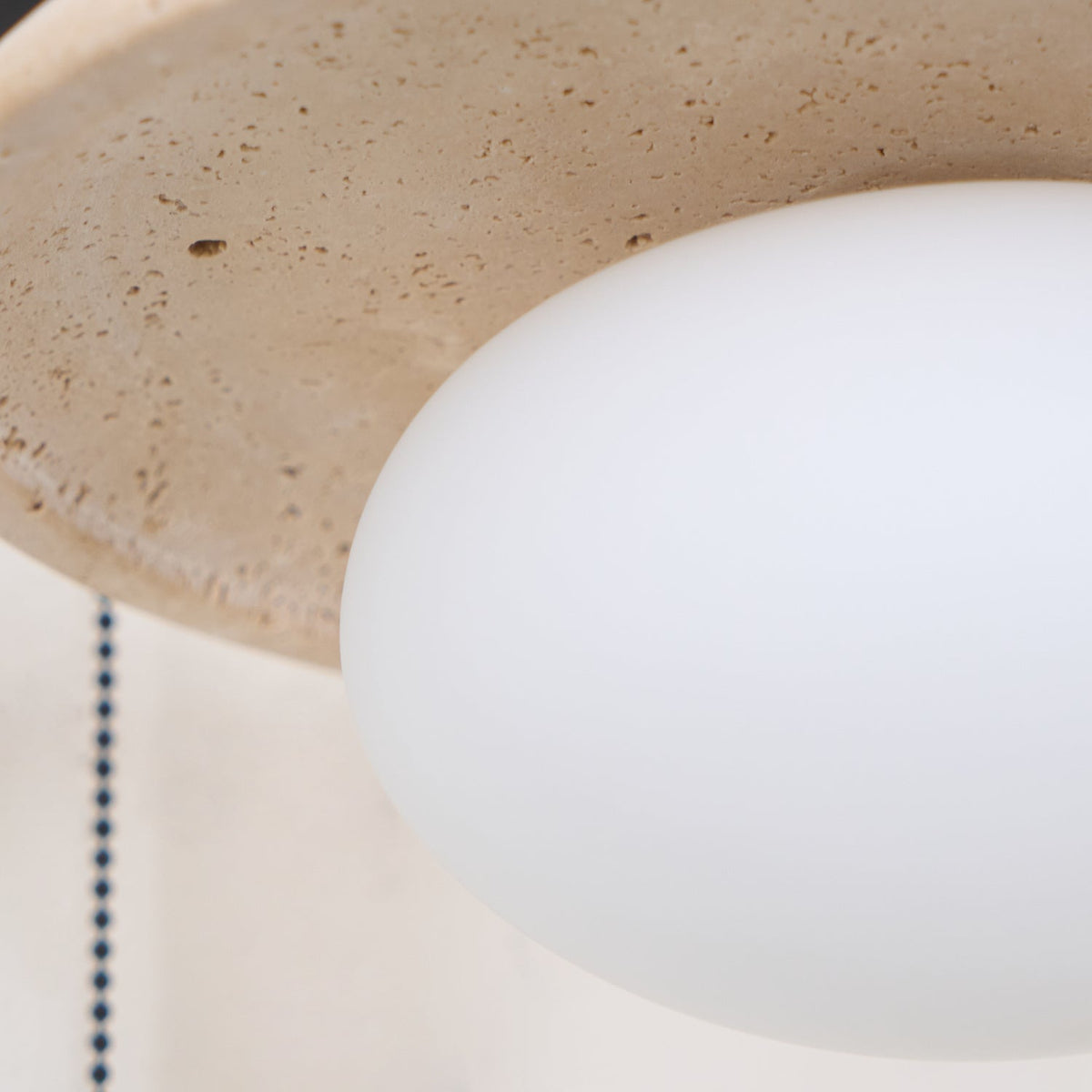 Tavivette Travertine Wandleuchte mit Kettenzug-Schalter