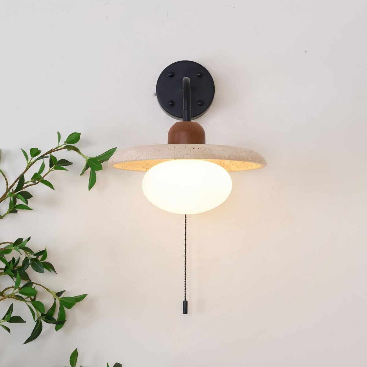 Tavivette Travertine Wandleuchte mit Kettenzug-Schalter