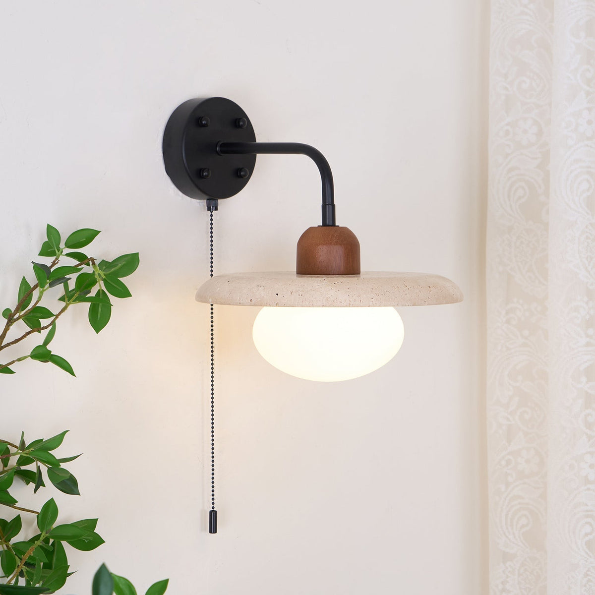 Tavivette Travertine Wandleuchte mit Kettenzug-Schalter