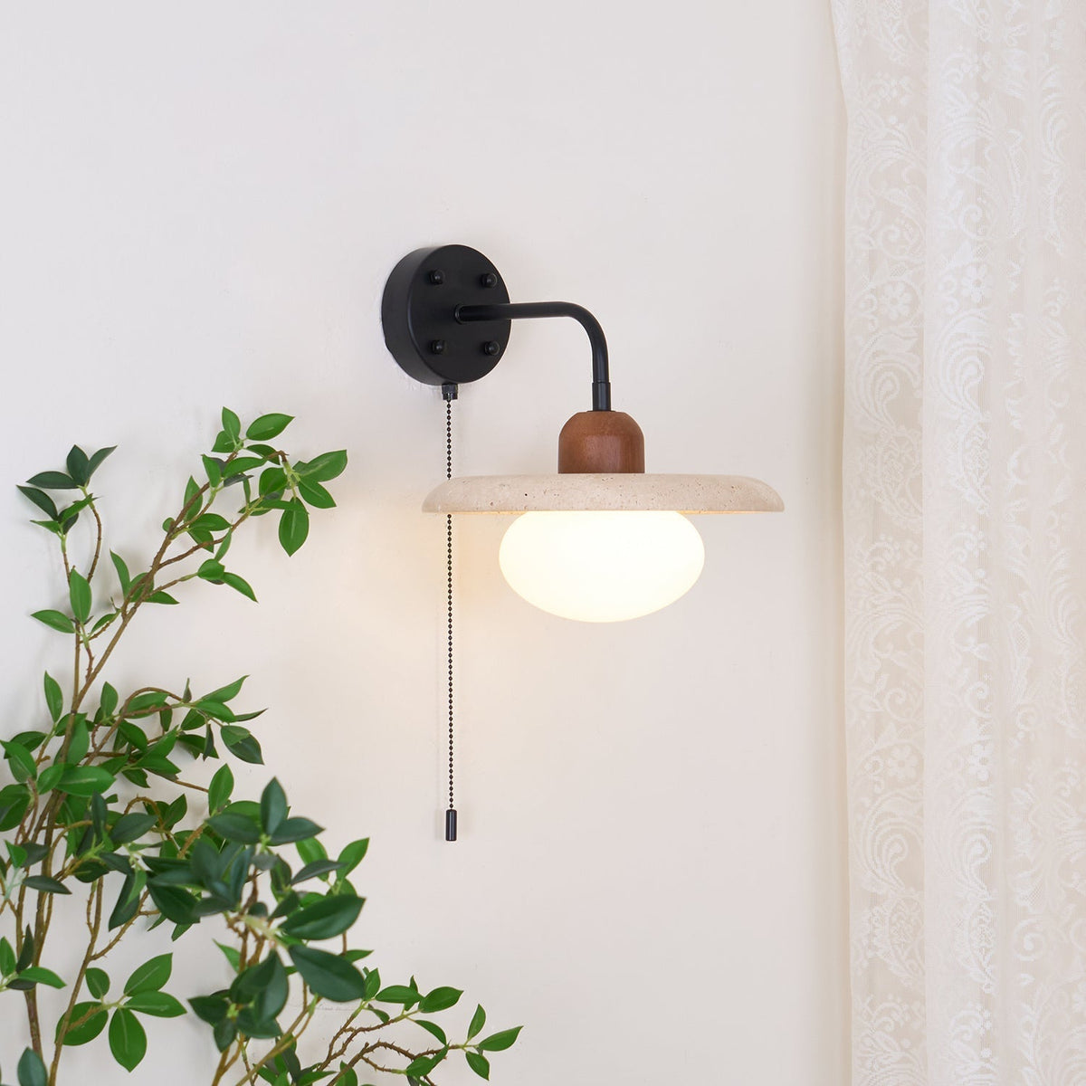 Tavivette Travertine Wandleuchte mit Kettenzug-Schalter