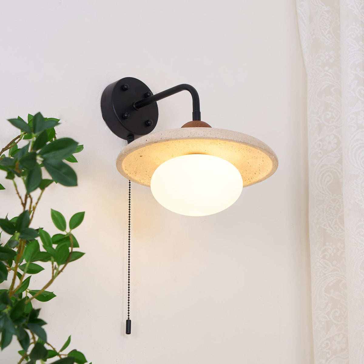Tavivette Travertine Wandleuchte mit Kettenzug-Schalter
