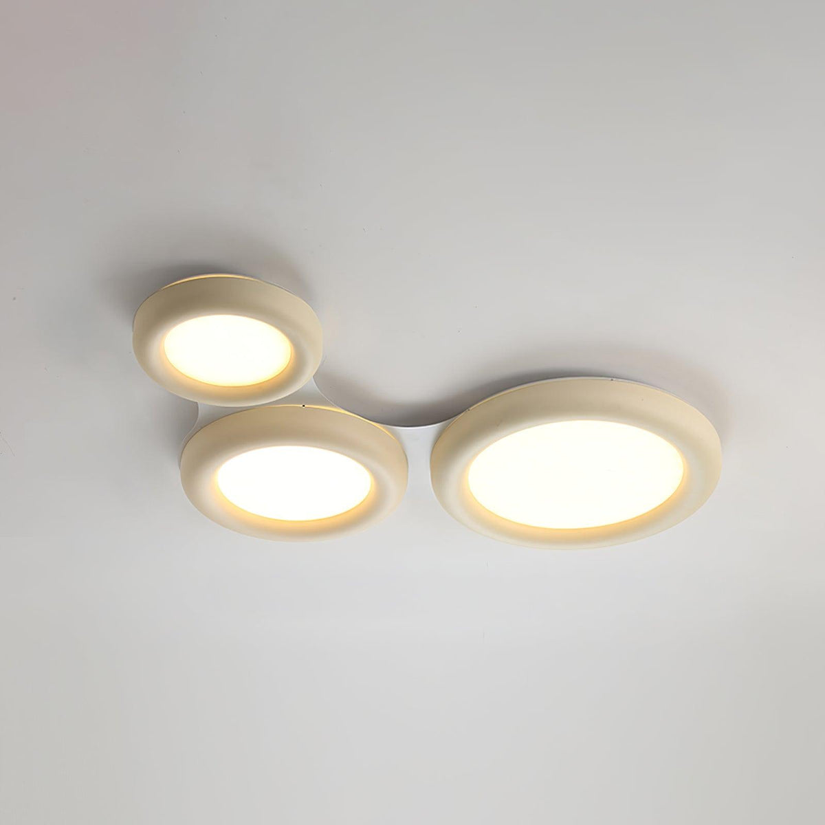 Deckenleuchte Beige flache Deckenleuchte mit Baldachin minimalistisch