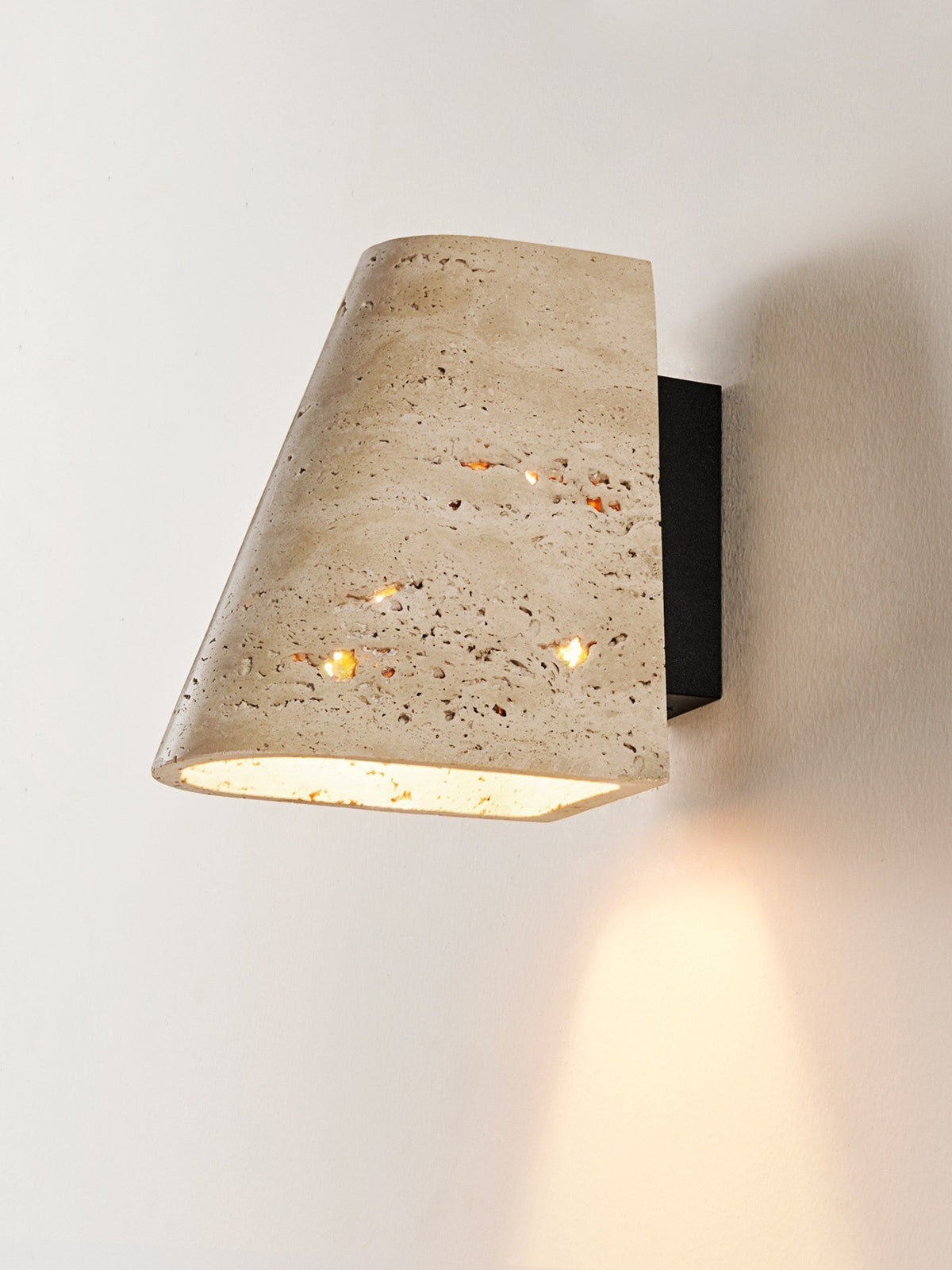 Tavren Travertine Wandleuchte