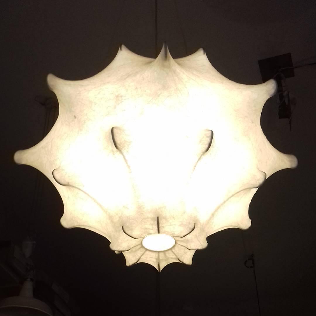Soti zeitgenössische Pendelleuchte aus Seide