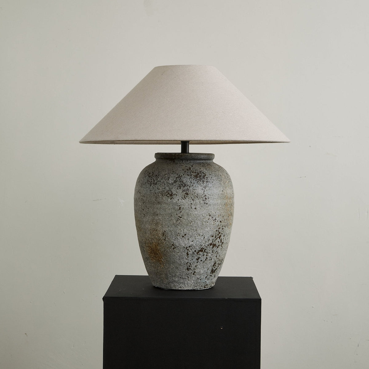 Terra Keramik- und Stoff-Tischleuchte in Grau & Beige