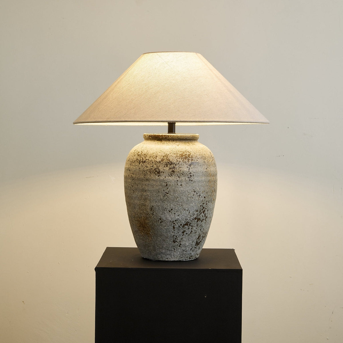 Terra Keramik- und Stoff-Tischleuchte in Grau & Beige