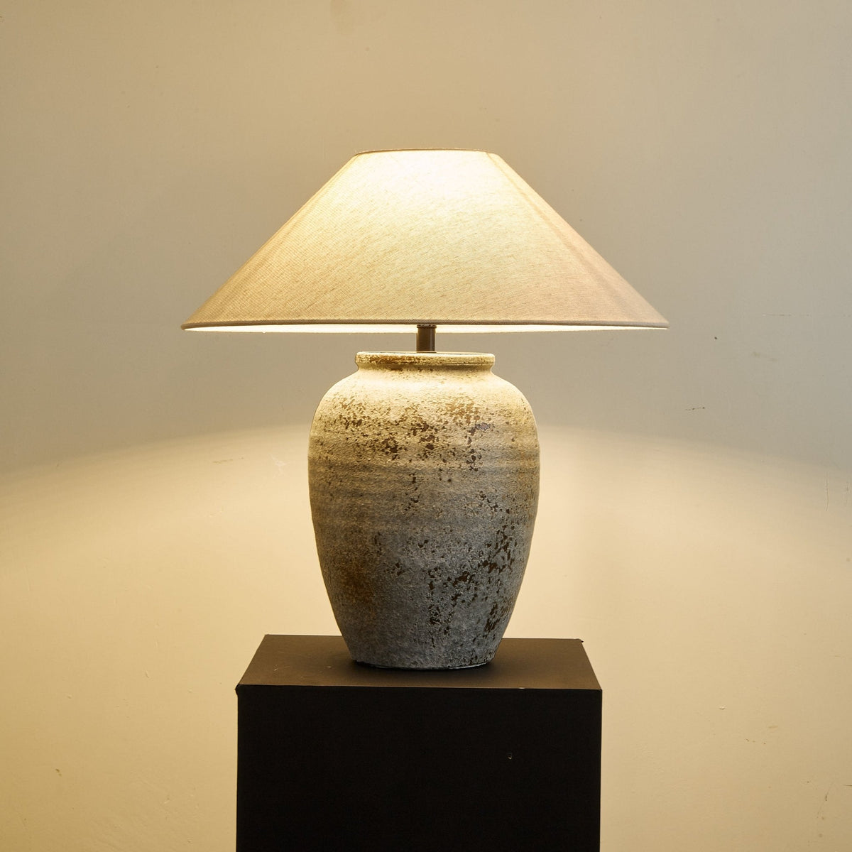 Terra Keramik- und Stoff-Tischleuchte in Grau & Beige