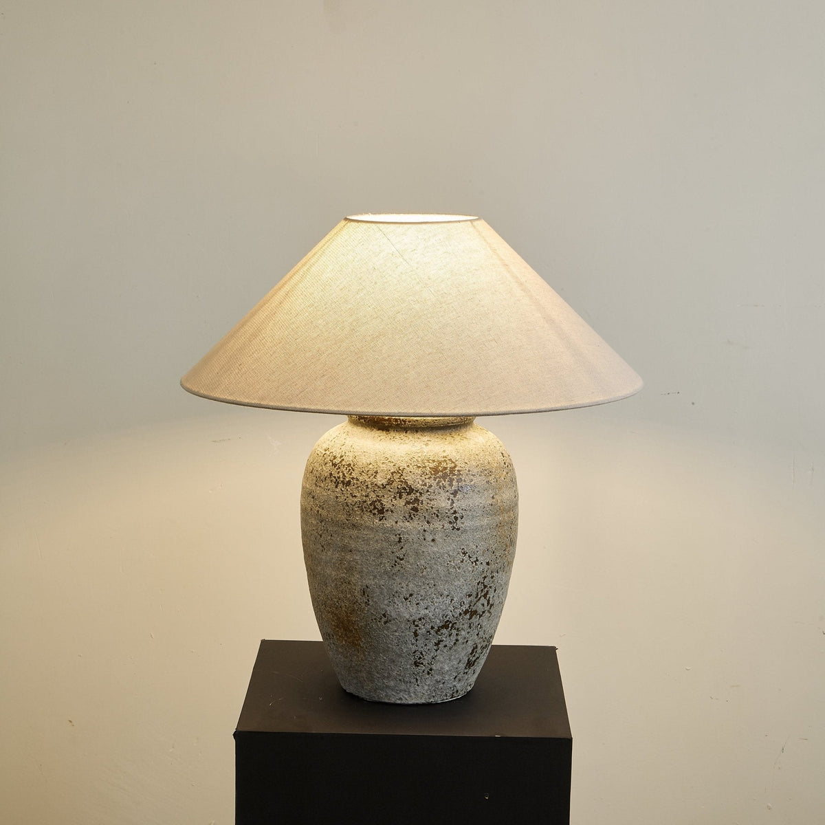 Terra Keramik- und Stoff-Tischleuchte in Grau & Beige