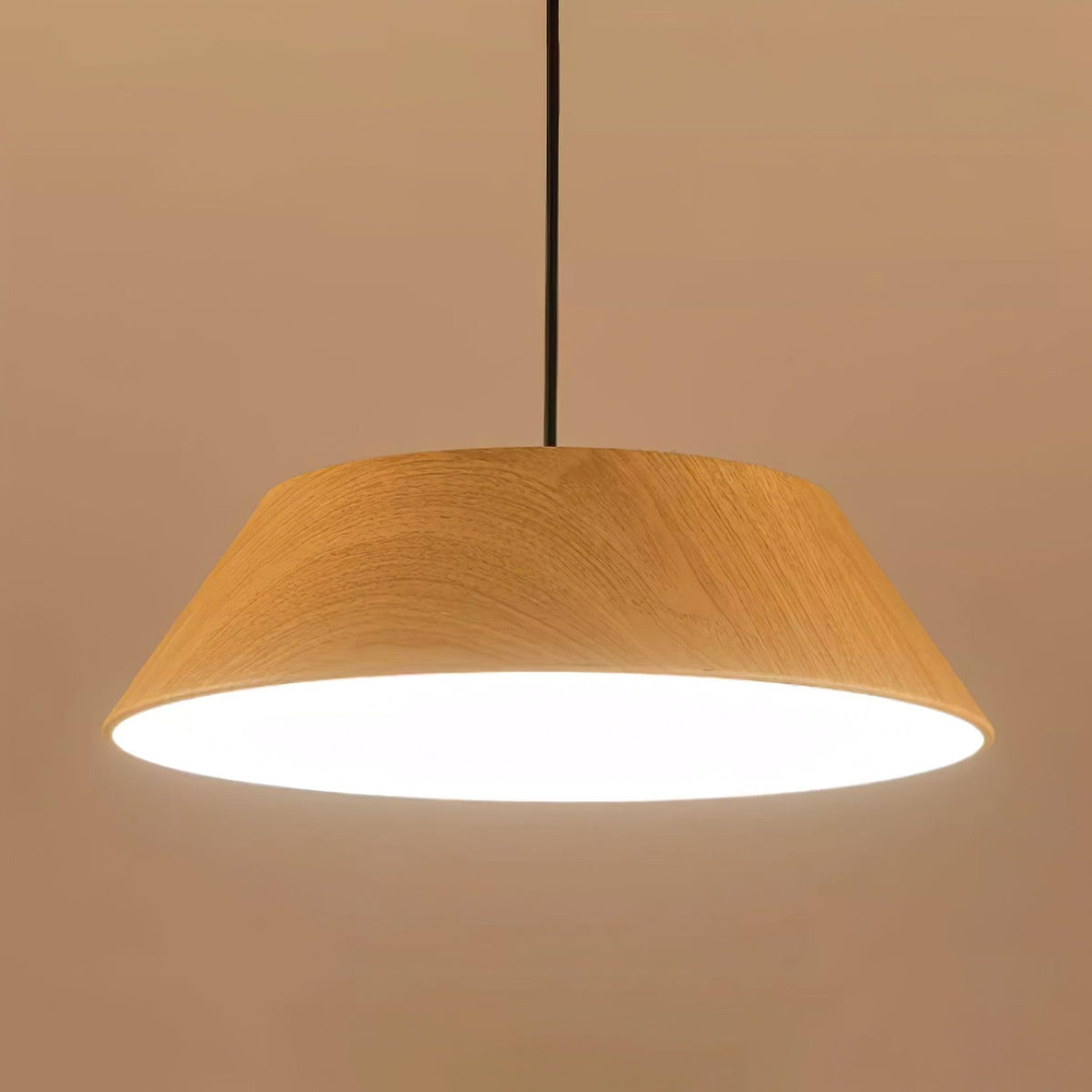 Novain Pendelleuchte mit Holzmaserung
