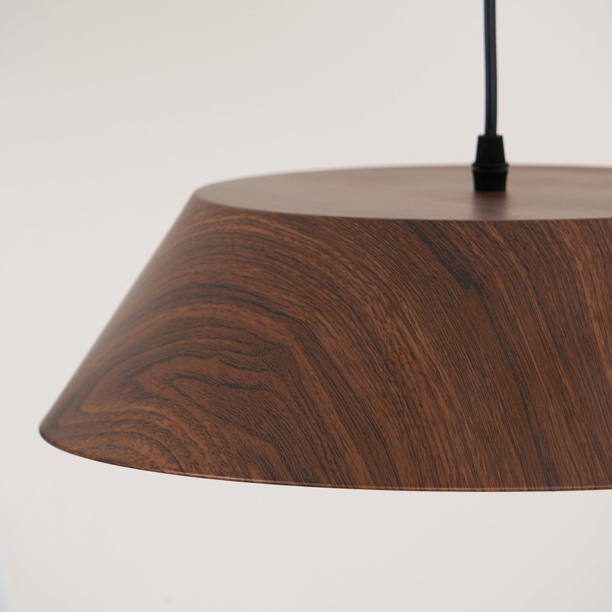Novain Pendelleuchte mit Holzmaserung