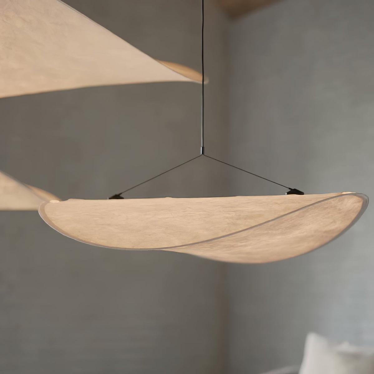 Larenol Pendelleuchte aus Papier & Glasfaser