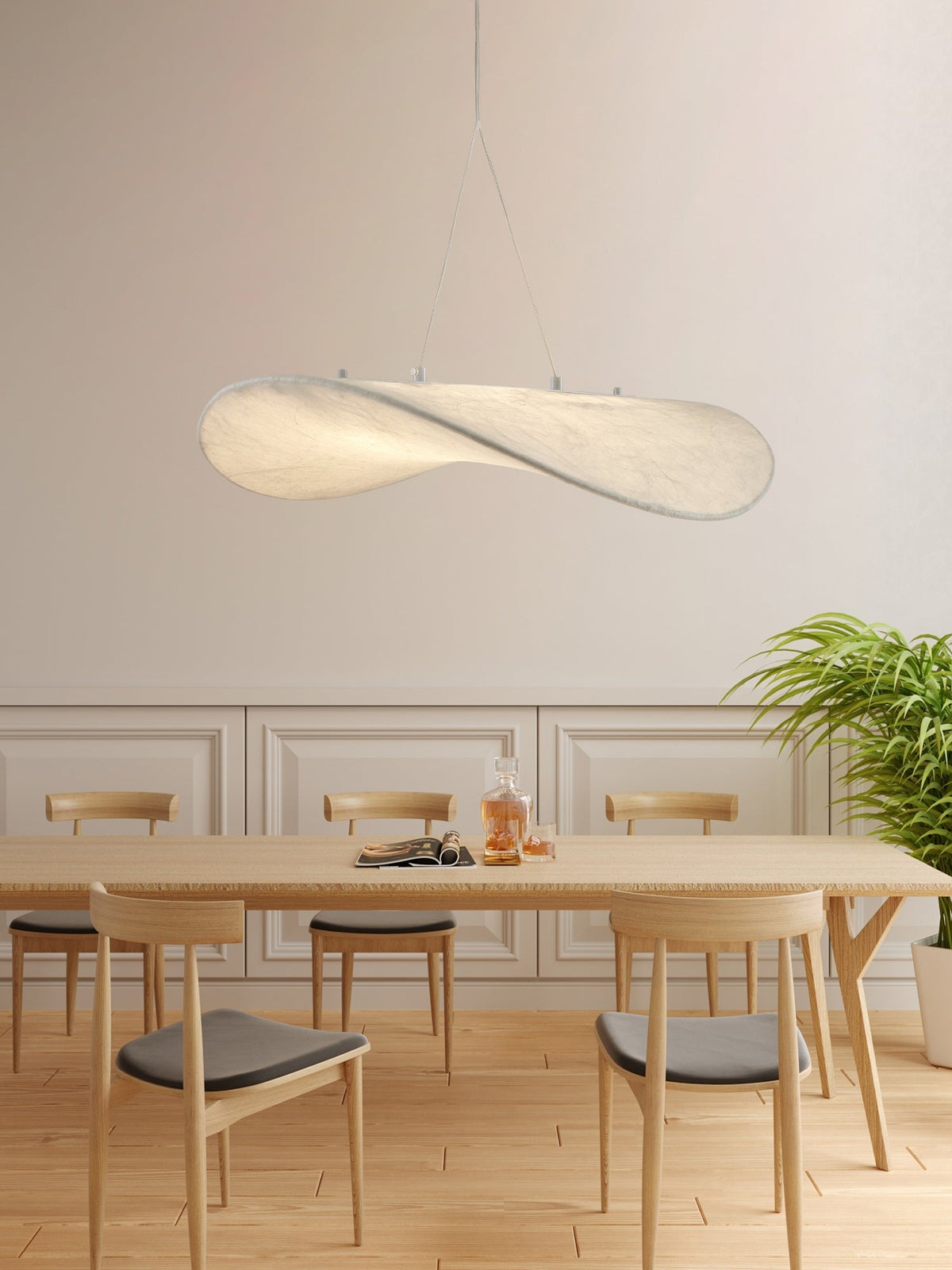 Marenis Elegance Pendelleuchte aus Seide im nordischen Stil