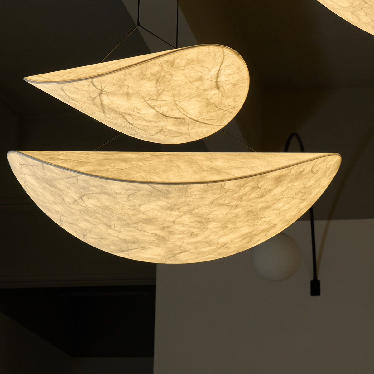 Luminette Minimalistische Seidensatin-Pendelleuchte