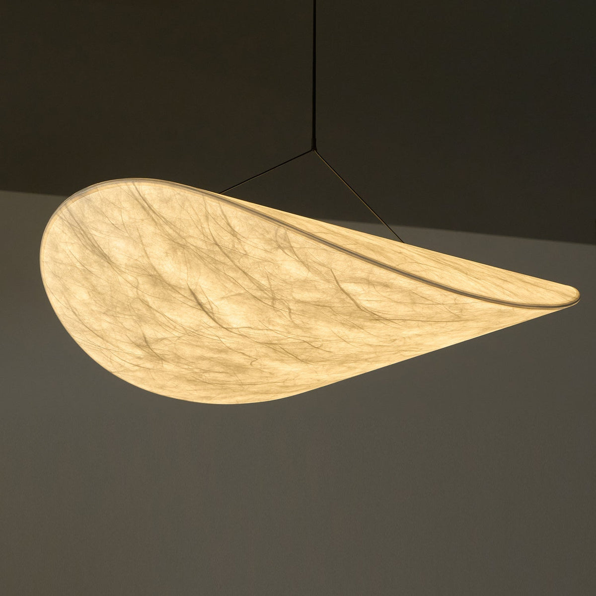 Luminette Minimalistische Seidensatin-Pendelleuchte