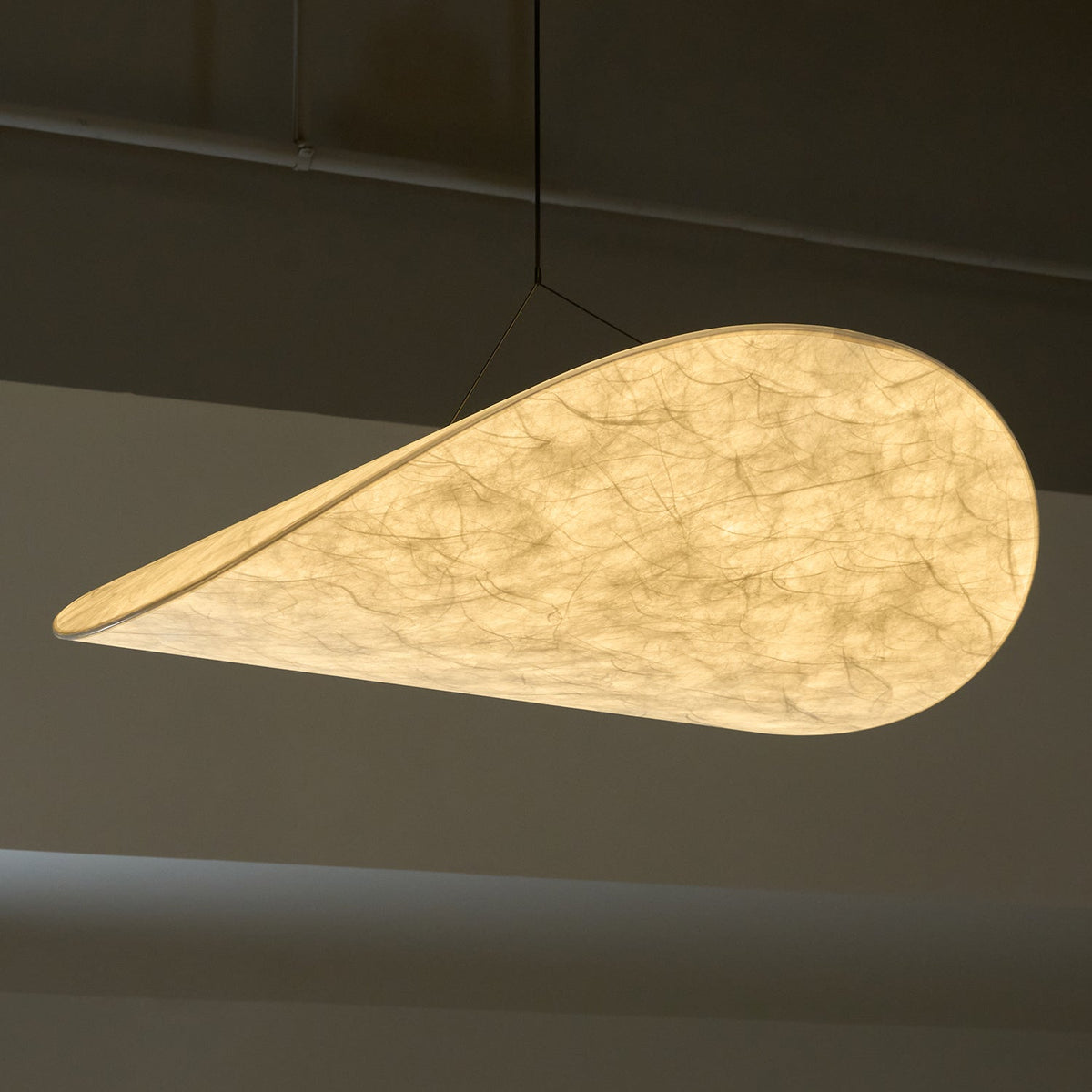 Luminette Minimalistische Seidensatin-Pendelleuchte