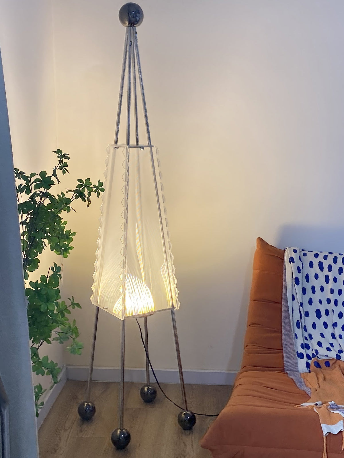 Tetra Industrielle Stehleuchte aus Acryl