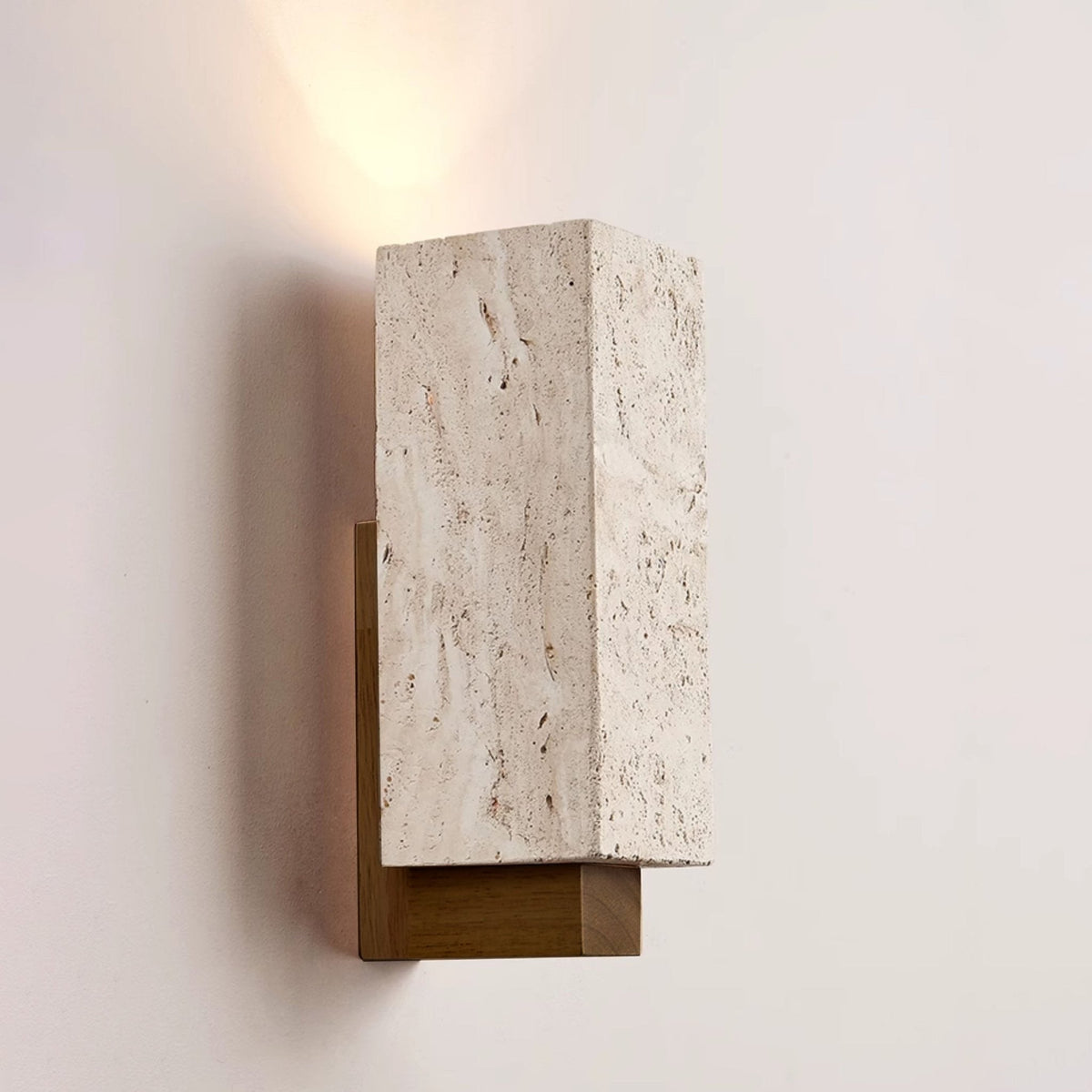 Elsoran Travertin-Block-Wandleuchte
