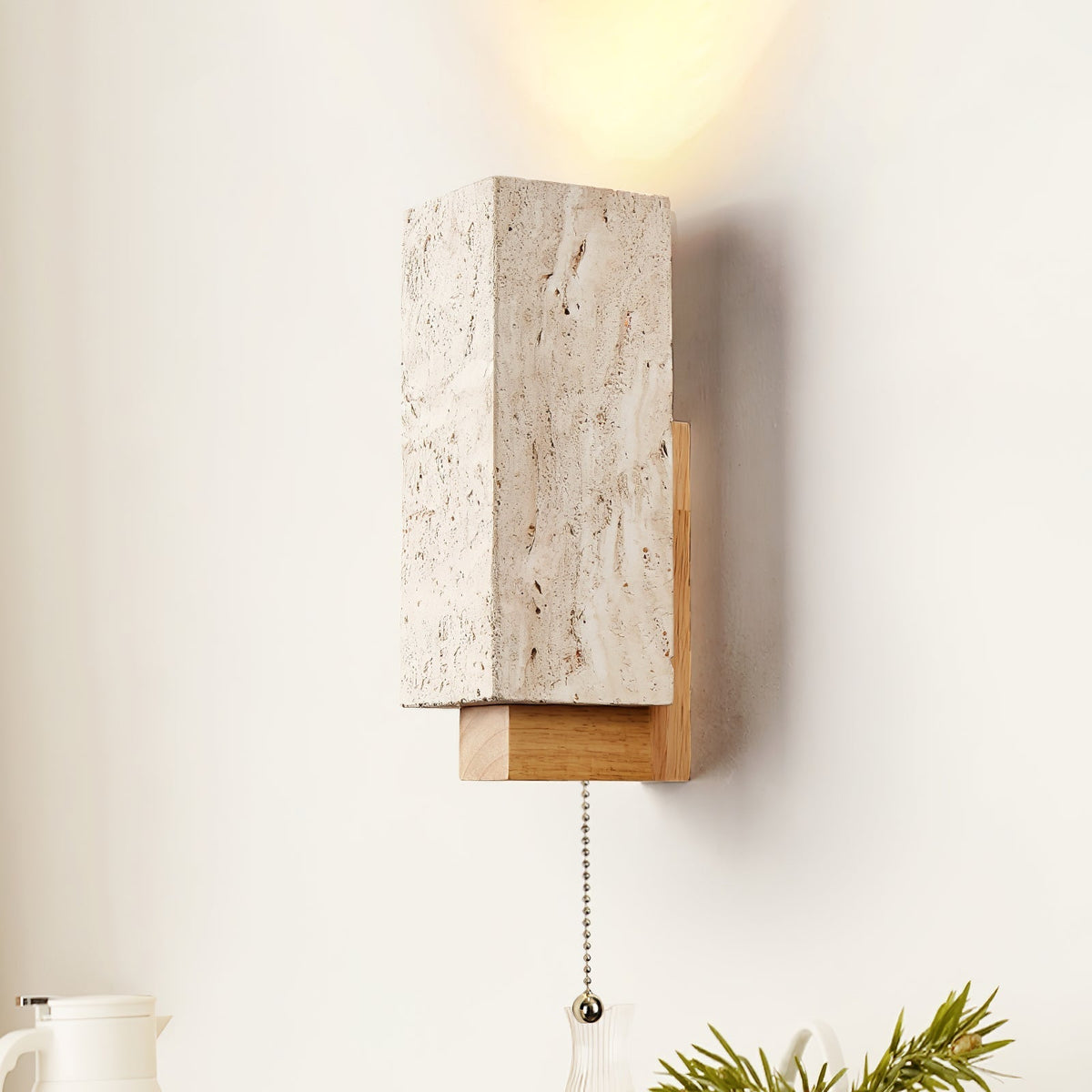 Elsoran Travertin-Block-Wandleuchte