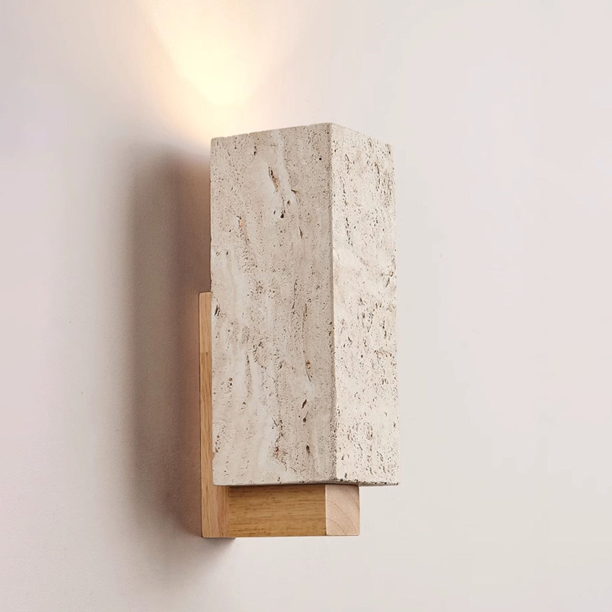 Elsoran Travertin-Block-Wandleuchte