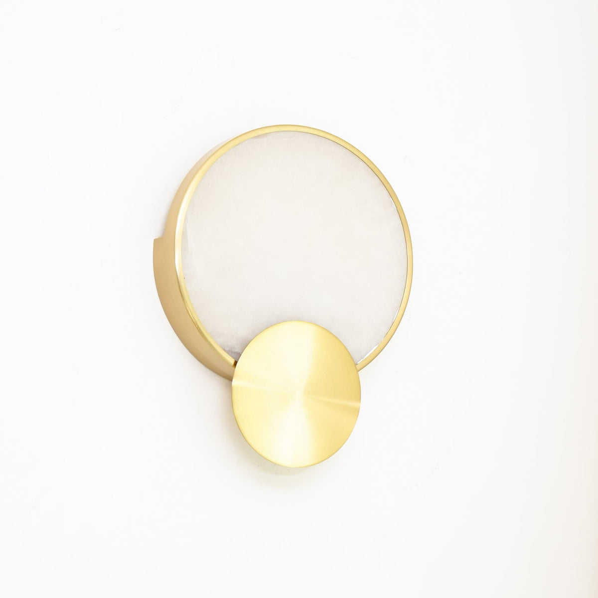 Myvelarae runde Wandleuchte aus Alabaster