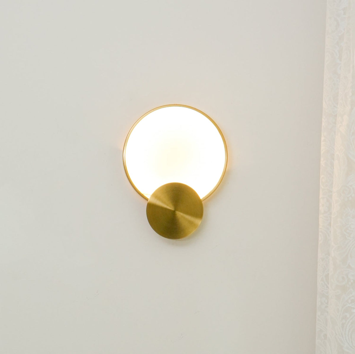Myvelarae runde Wandleuchte aus Alabaster