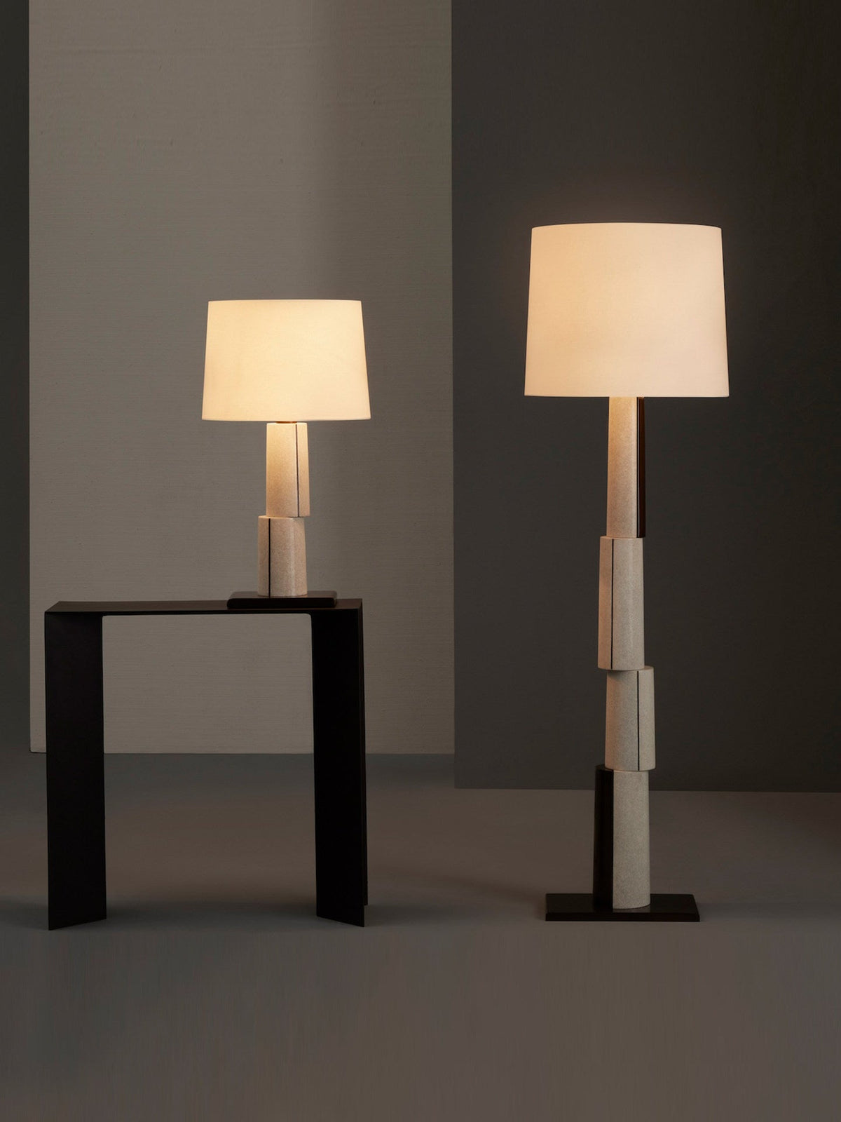 Noreraya gestapelte Tischlampe