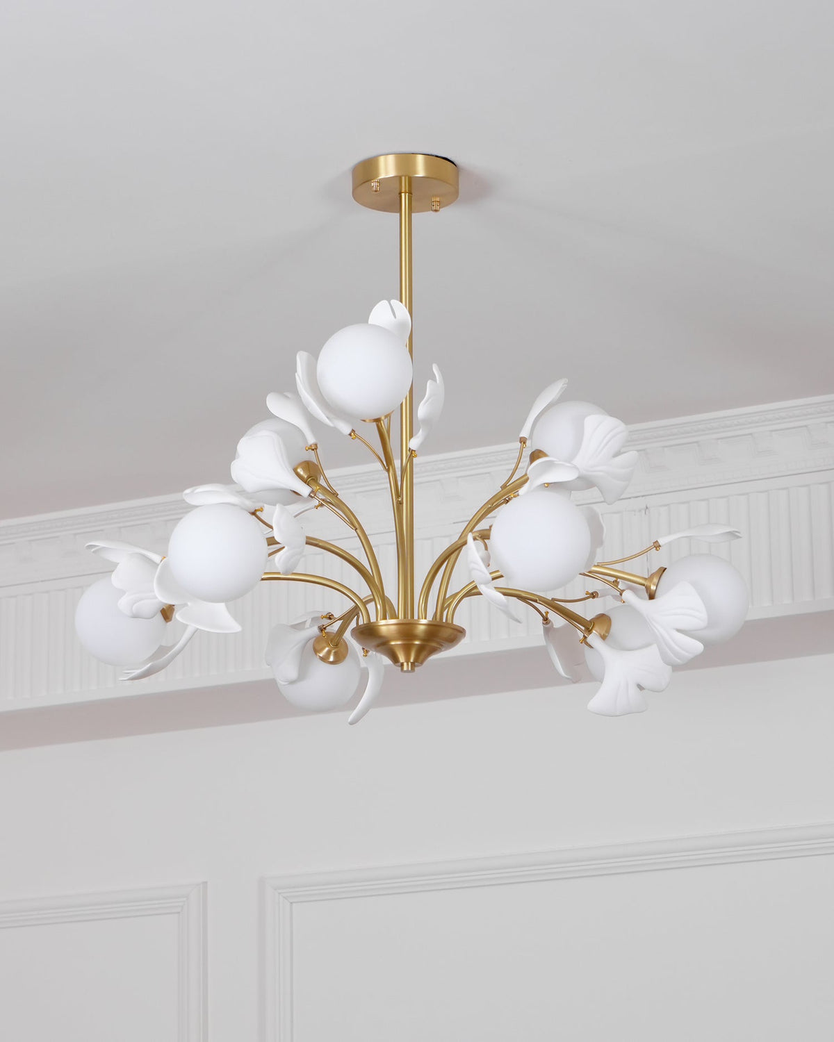 Dorvel Kronleuchter Ginkgo-Blatt Messing Keramik Glas