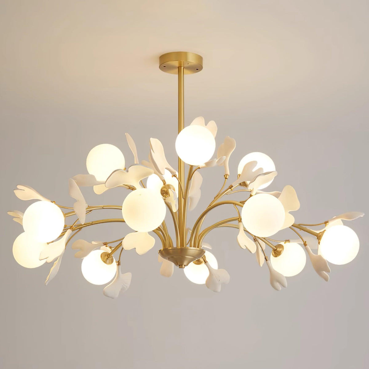 Dorvel Kronleuchter Ginkgo-Blatt Messing Keramik Glas