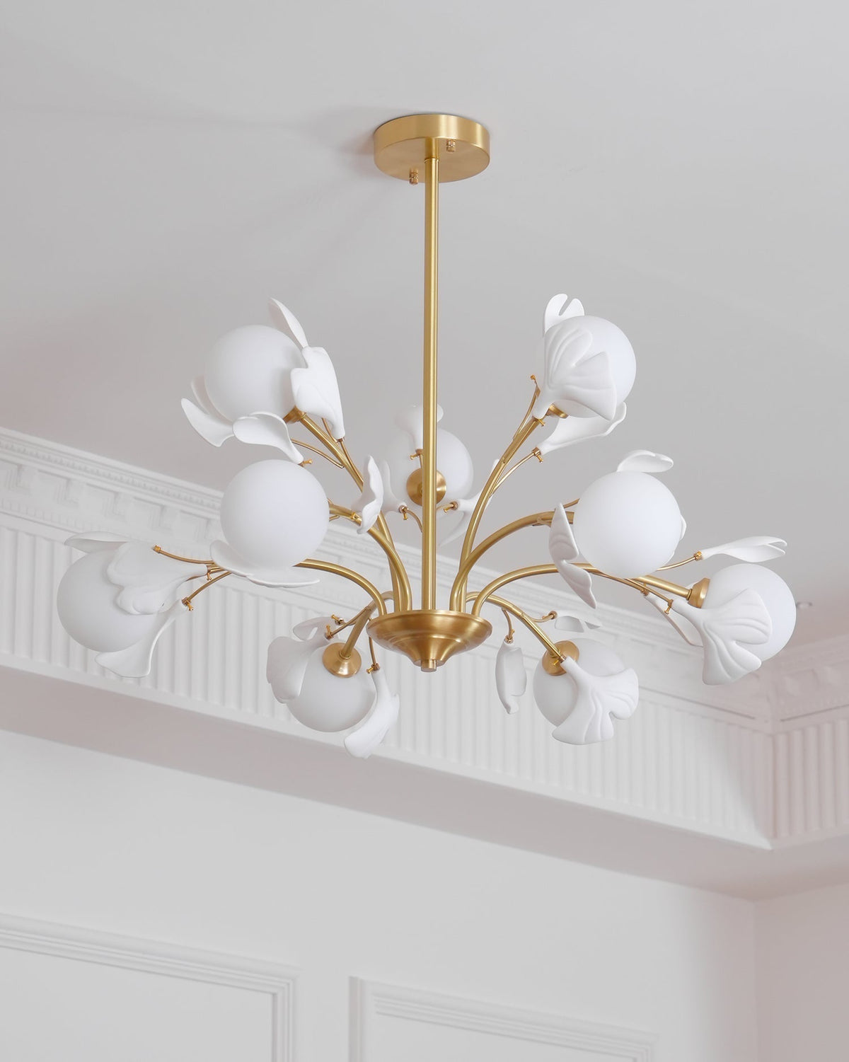 Dorvel Kronleuchter Ginkgo-Blatt Messing Keramik Glas