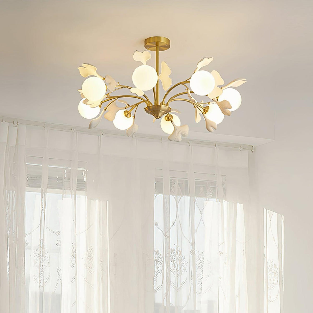 Dorvel Kronleuchter Ginkgo-Blatt Messing Keramik Glas