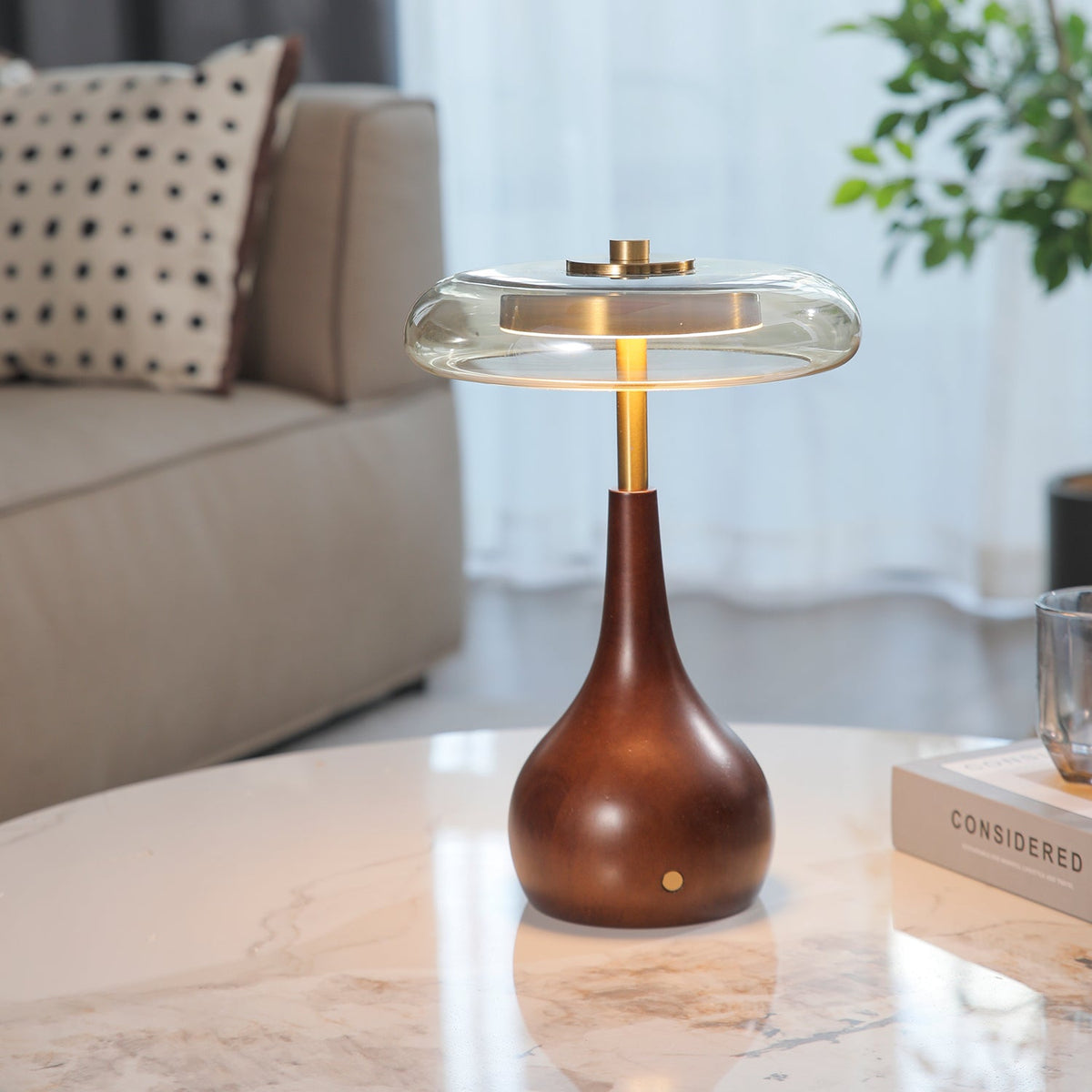 Airdes Vintage Tischleuchte aus Holz