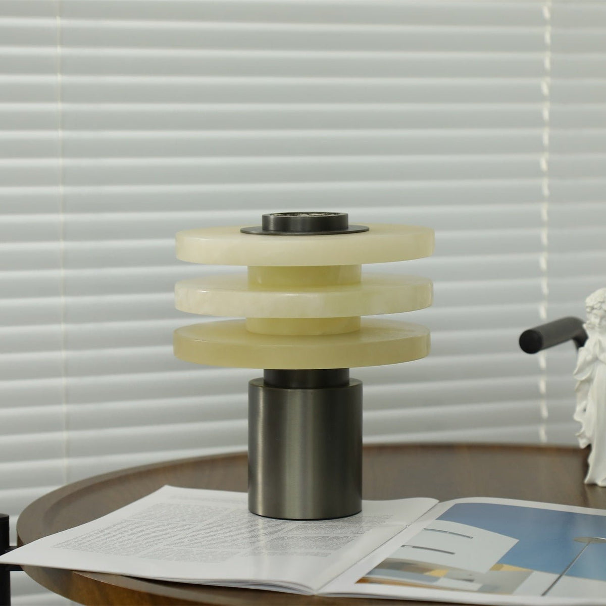 Pryt Obelisk Alabaster-Tischlampe