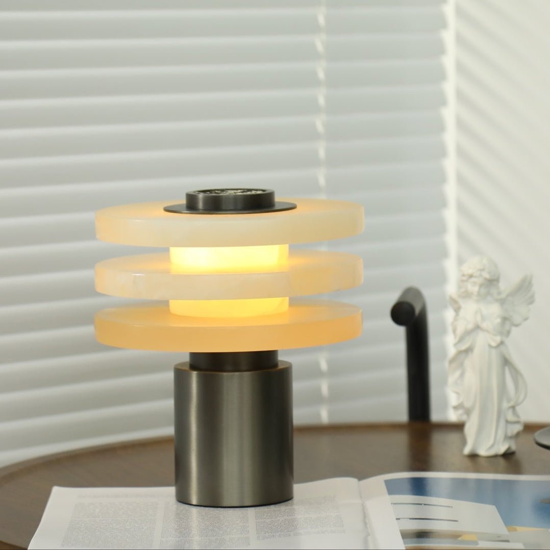 Pryt Obelisk Alabaster-Tischlampe