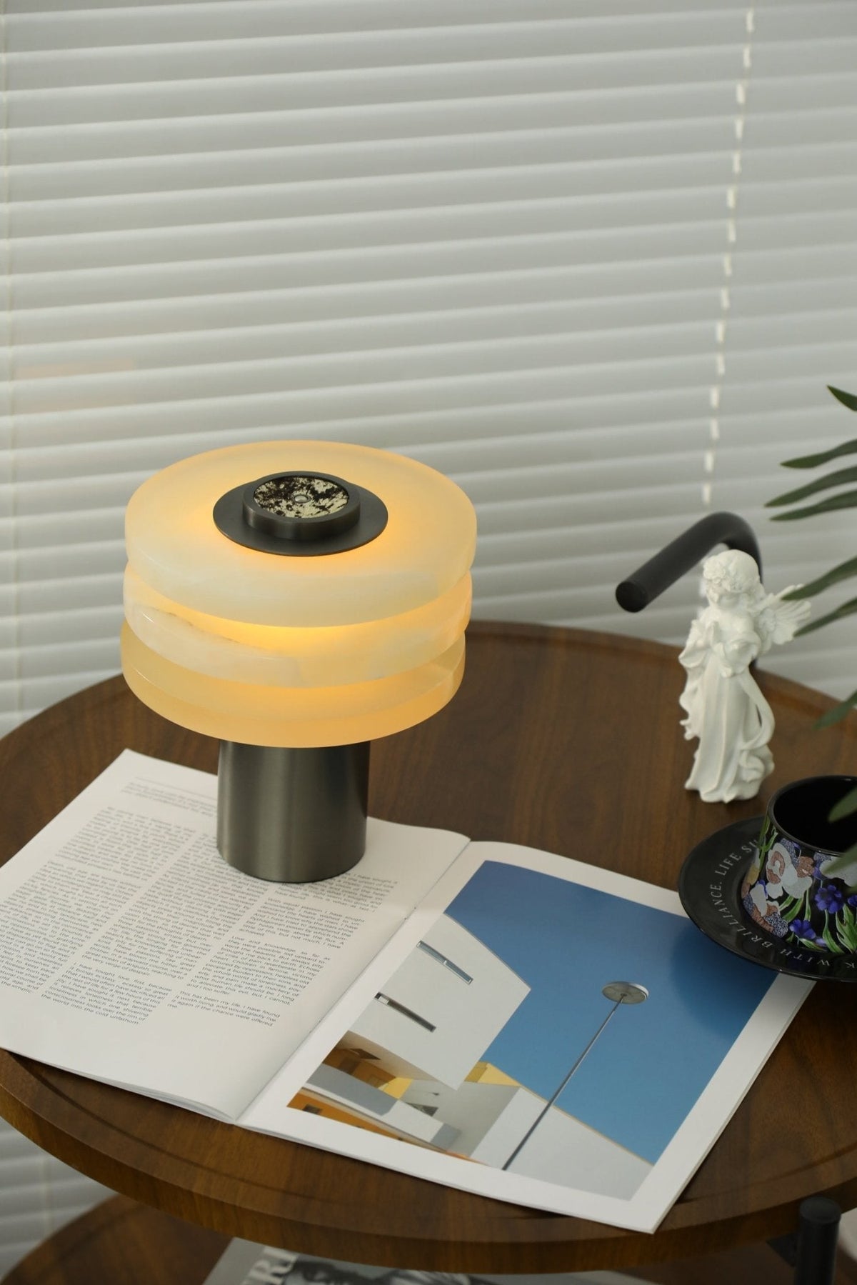 Pryt Obelisk Alabaster-Tischlampe