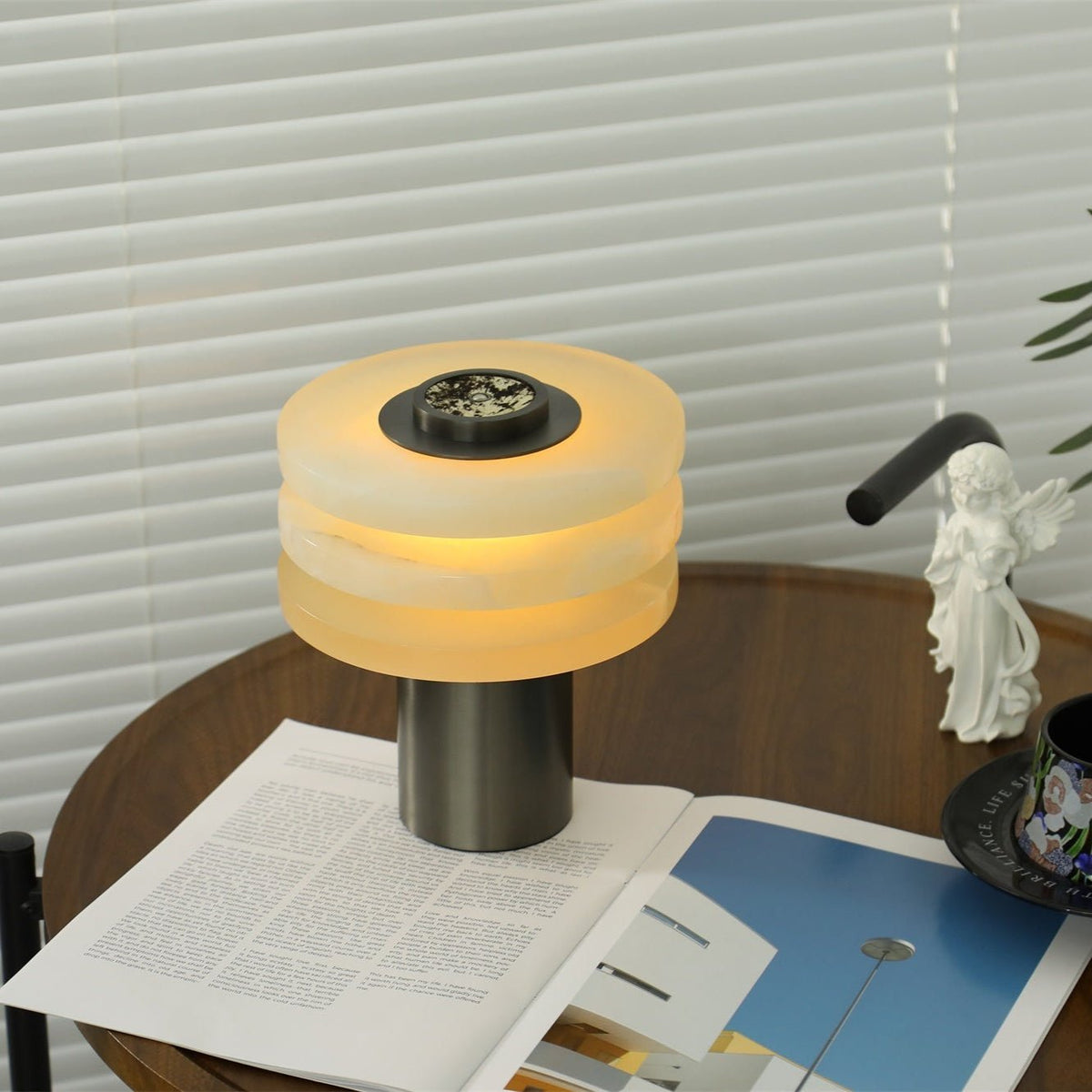 Pryt Obelisk Alabaster-Tischlampe