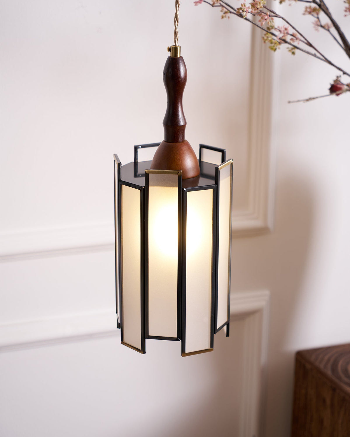 Creshen Pendelleuchte aus Holz und Glas im Vintage-Stil
