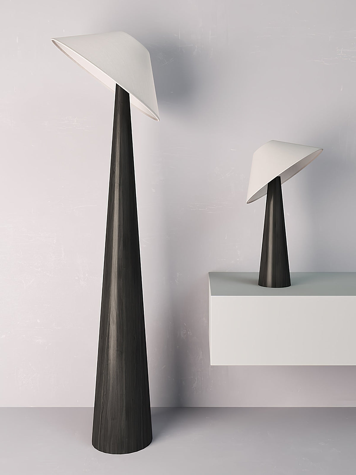 Apex Stehleuchte aus Holz mit verjüngtem Design