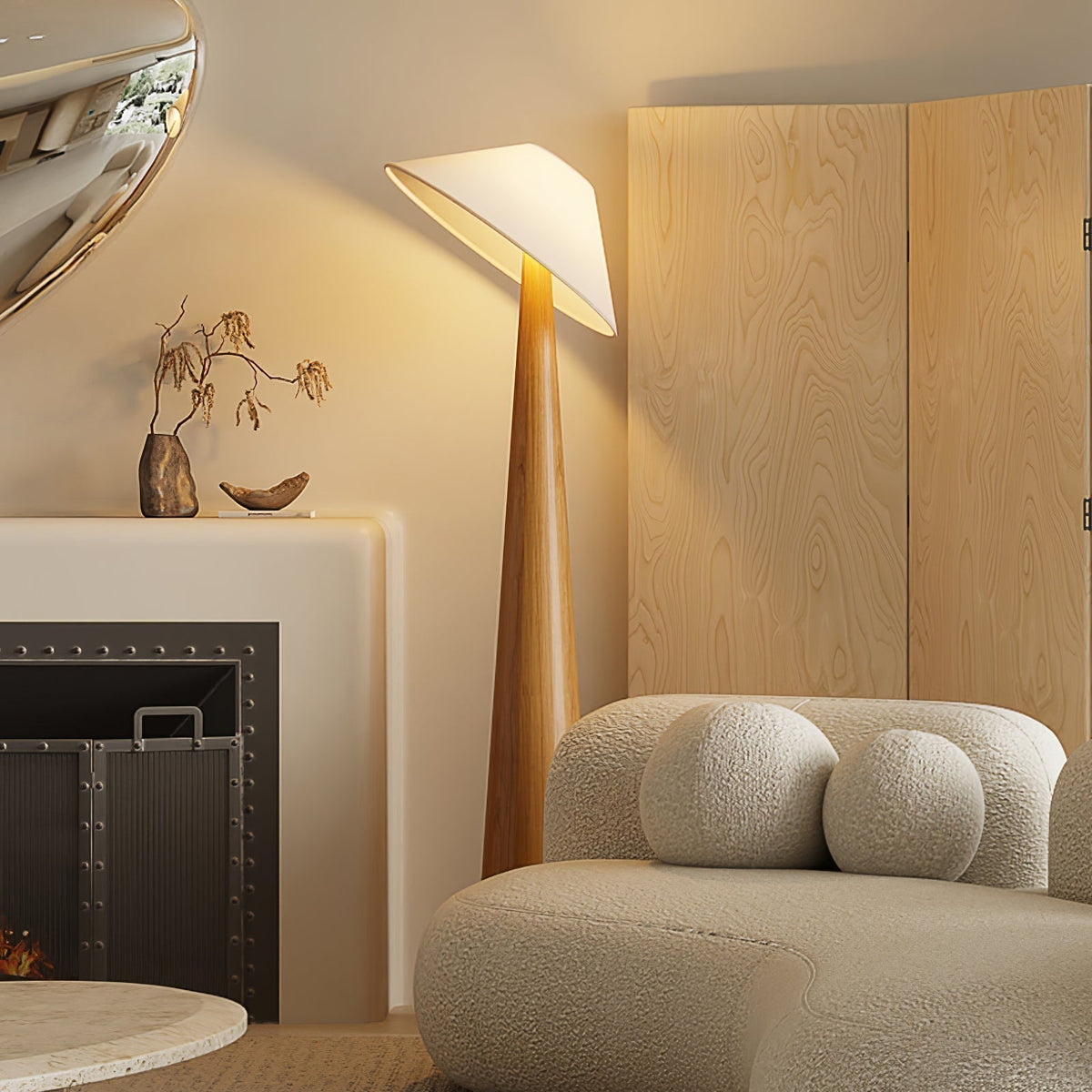Apex Stehleuchte aus Holz mit verjüngtem Design