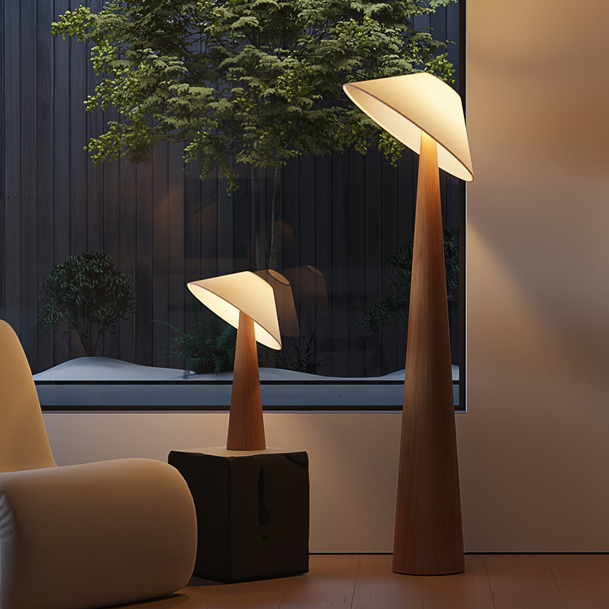 Apex Stehleuchte aus Holz mit verjüngtem Design