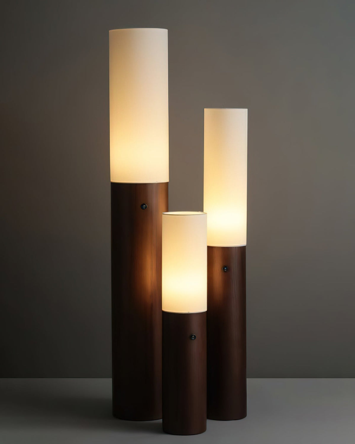Viraalia Holz-Säulen-Stehleuchte