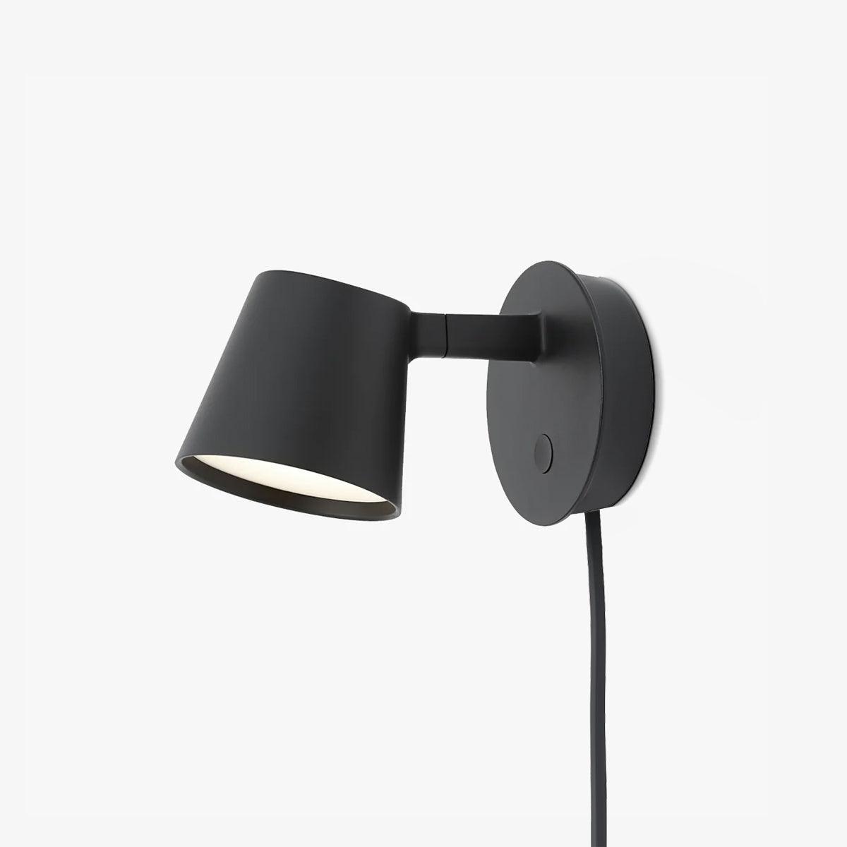Tirwen zeitgenössische minimalistische Wandleuchte mit Stecker
