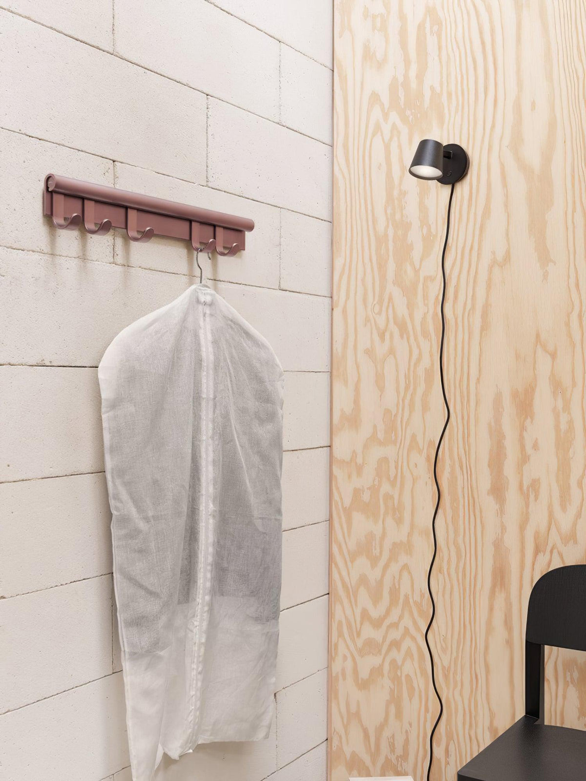 Tirwen zeitgenössische minimalistische Wandleuchte mit Stecker