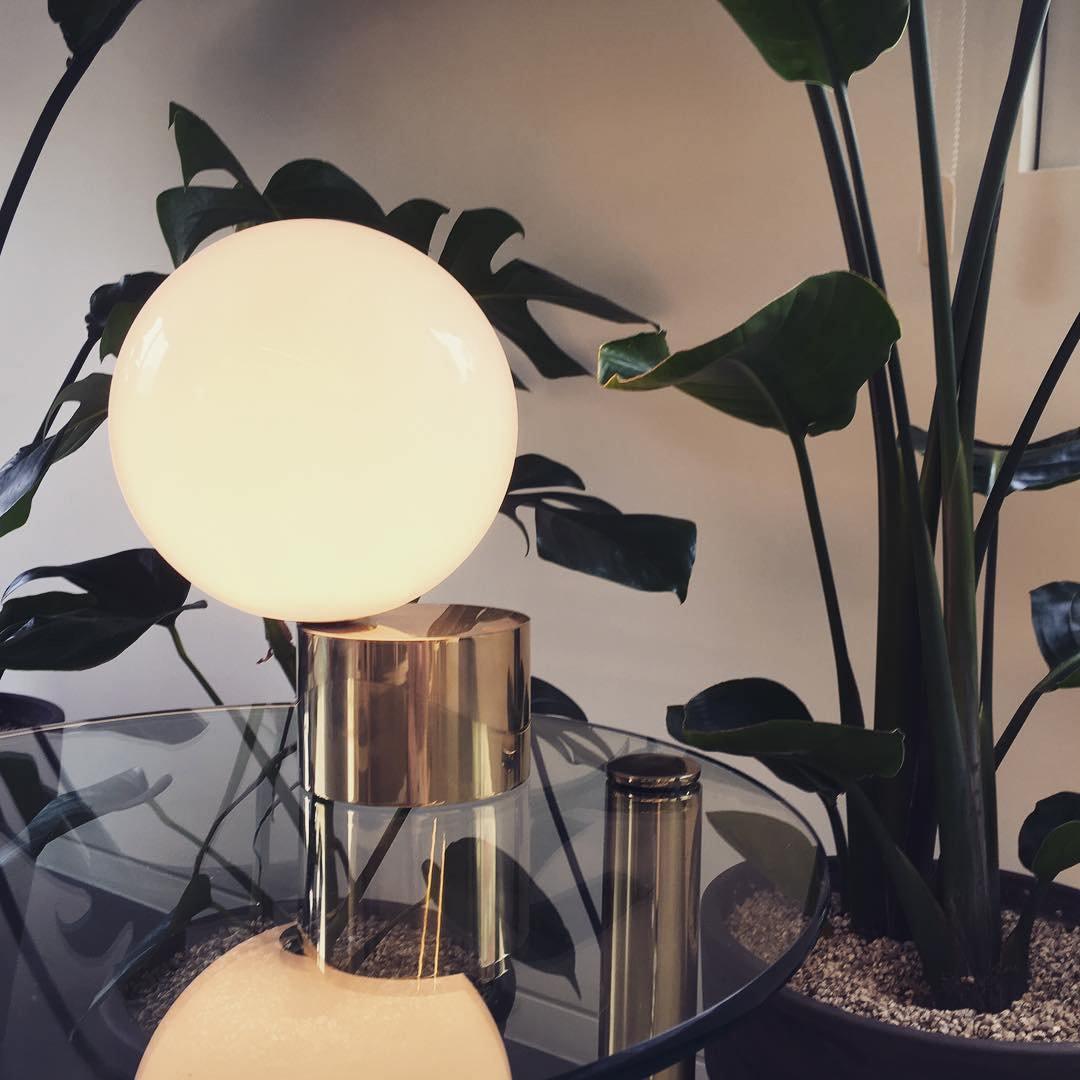 Eiraella Tischleuchte aus Glas im Industrie-Stil