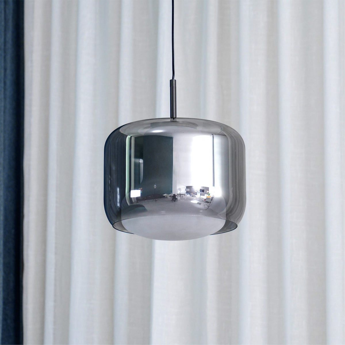 Absolud Pendelleuchte aus Rauchglas mit zweischichtigem quadratischem Lampenschirm für das Esszimmer | Cielum