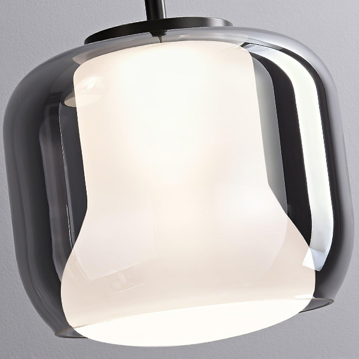 Absolud Pendelleuchte aus Rauchglas mit zweischichtigem quadratischem Lampenschirm für das Esszimmer | Cielum