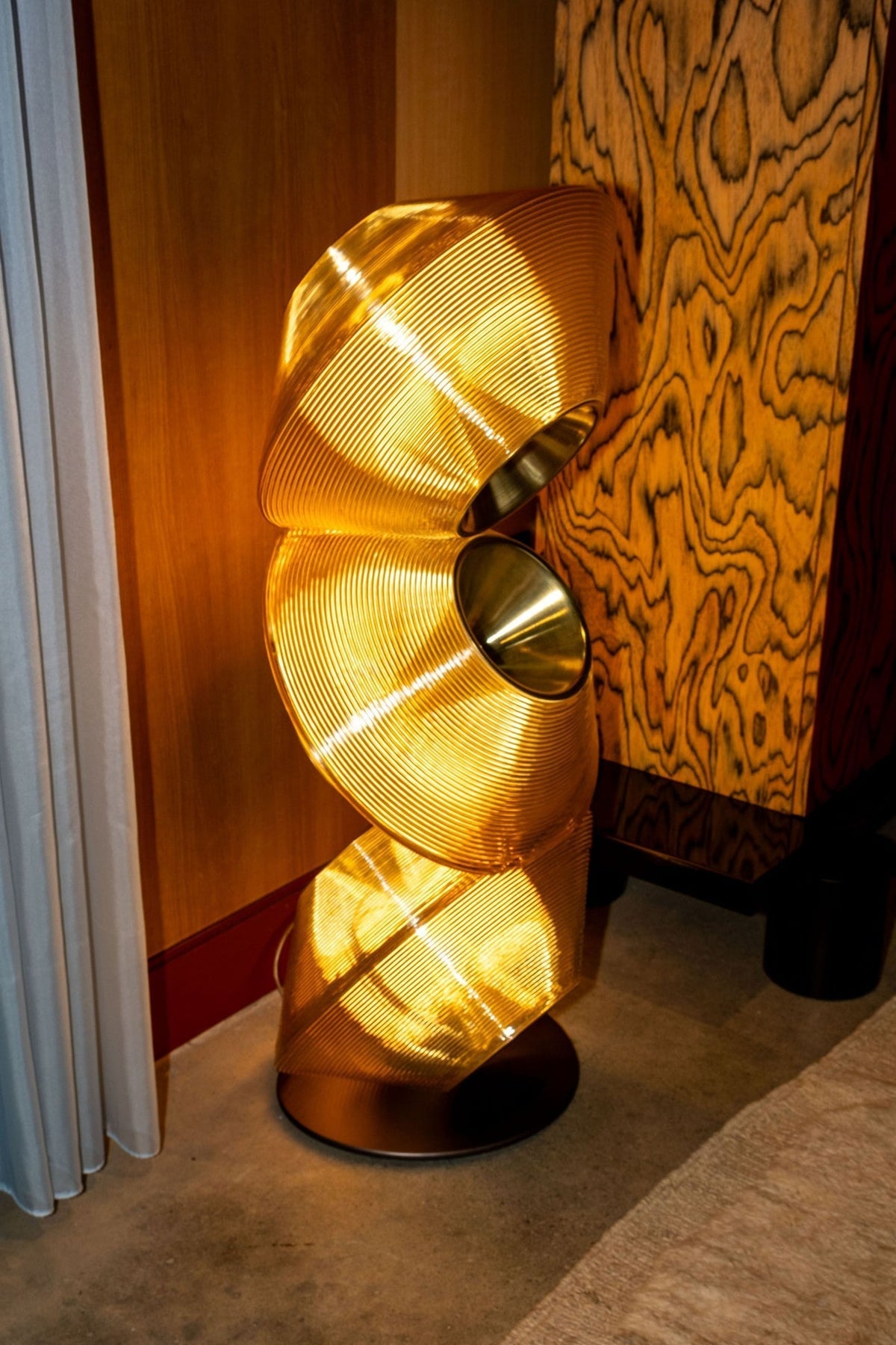 Caluena Lumen Tower Stehleuchte