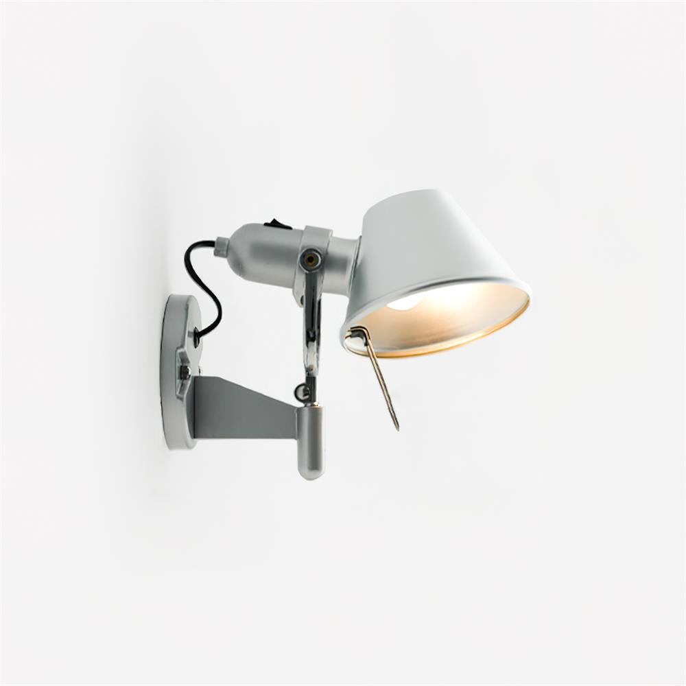 Wandleuchte Metallkörper konischer Lampenschirm verstellbar modern minimalistisch