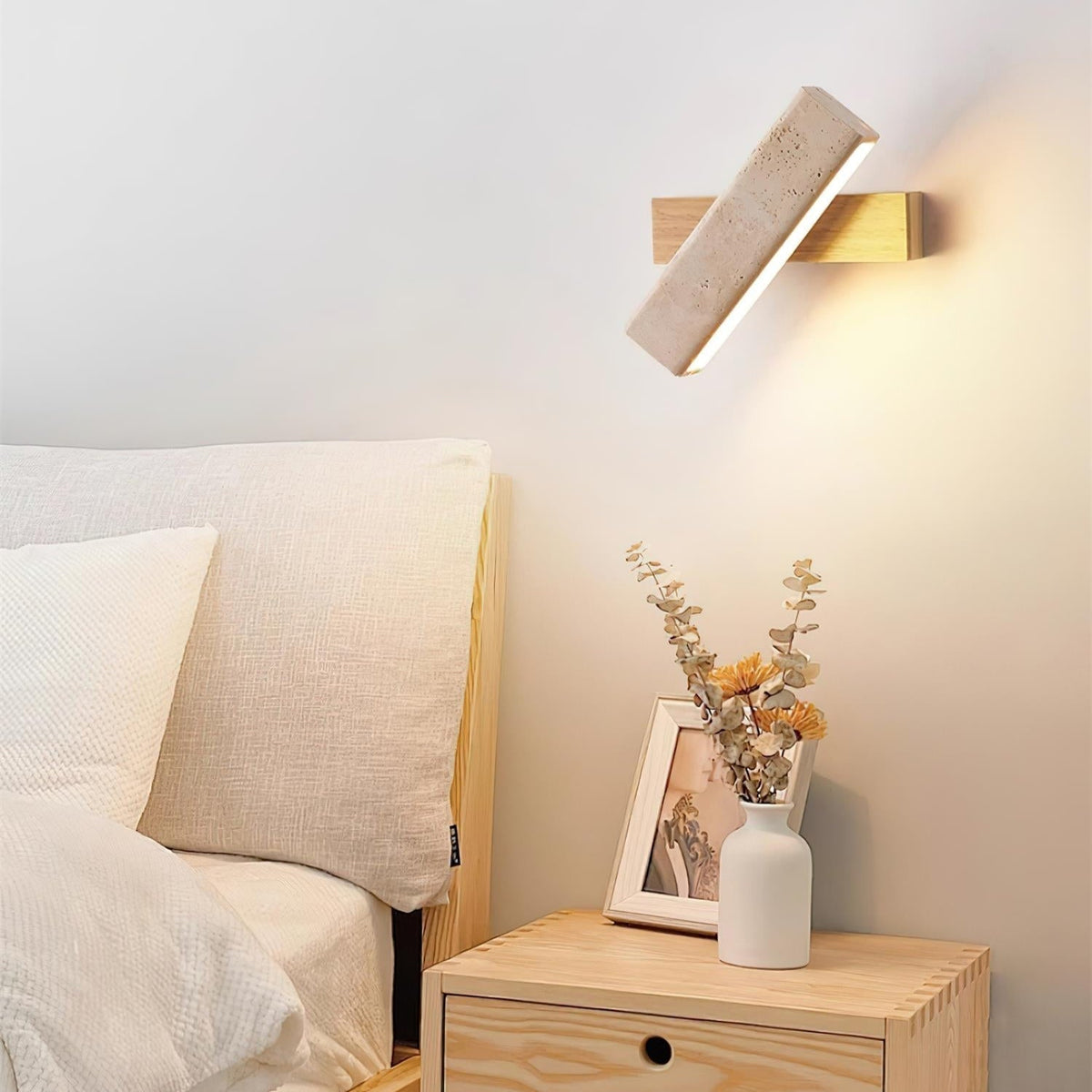 Novra Travertine Wandleuchte